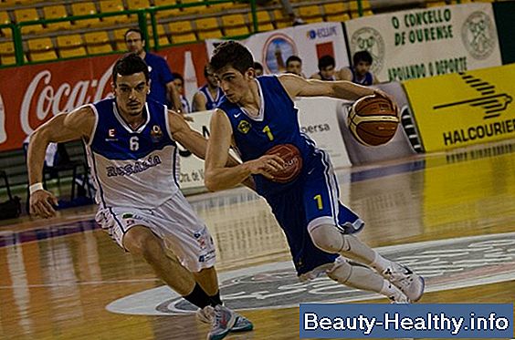 Cómo iniciar un reloj de baloncesto después de tiros libres