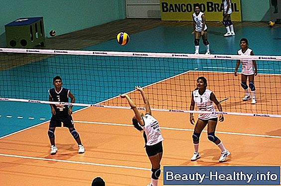 C贸mo jugar al voleibol de piscina