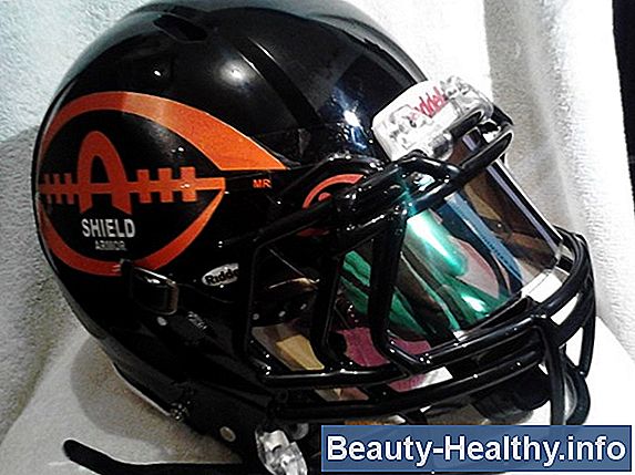 C贸mo poner un visor en un casco de f煤tbol americano