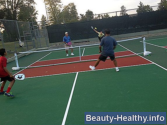 驴Cu谩les son las reglas de servicio para Pickleball?