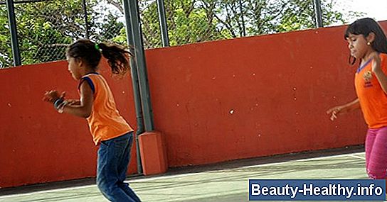 Cómo hacer ejercicio con un aro Hula