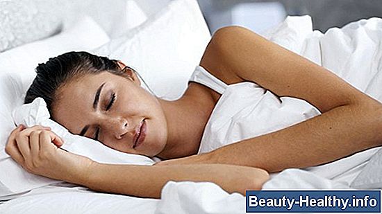 Posici贸n correcta para dormir en la cama