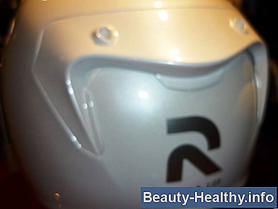 Cómo limpiar el interior de un casco de fútbol americano
