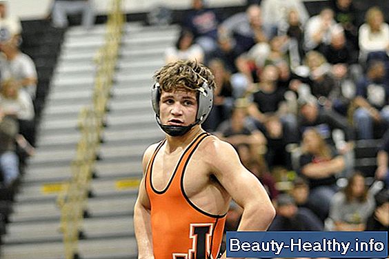 High School Wrestler Goodie Bag Ideas fra Cheerleaders
