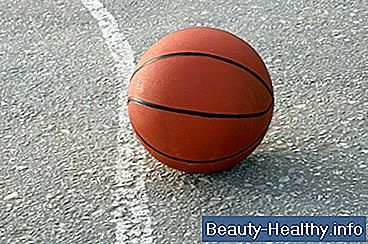 C贸mo escribir un discurso informativo sobre baloncesto