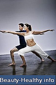 Movimenti di yoga per perdere grasso corporeo